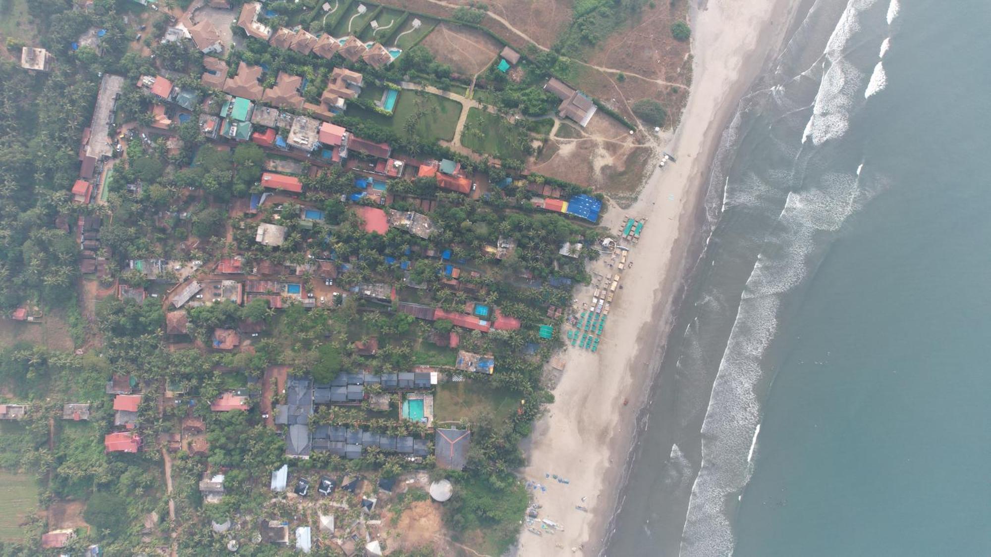 Selesta Sea By The Beach Morjim Exterior foto