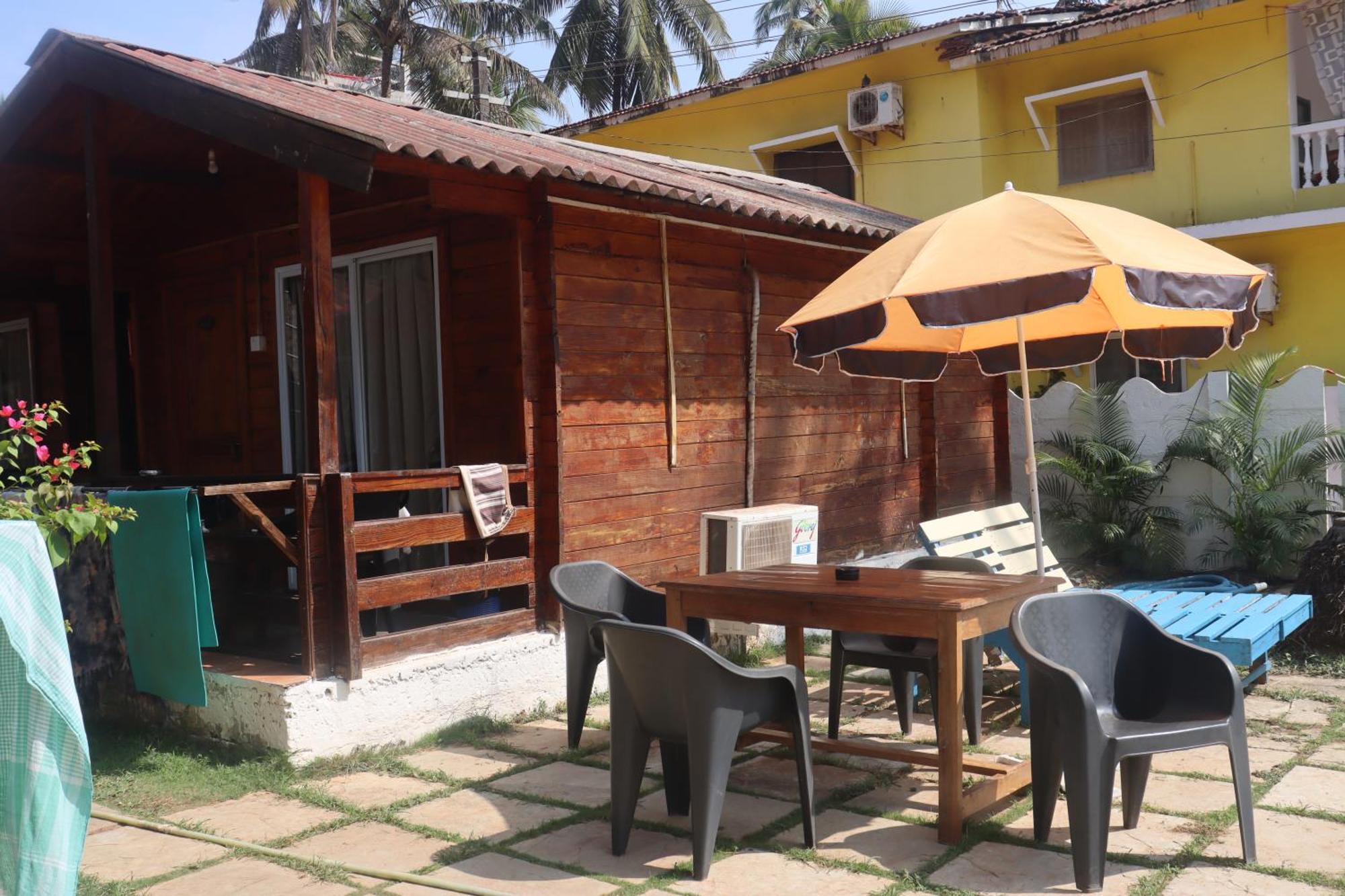 Selesta Sea By The Beach Morjim Exterior foto