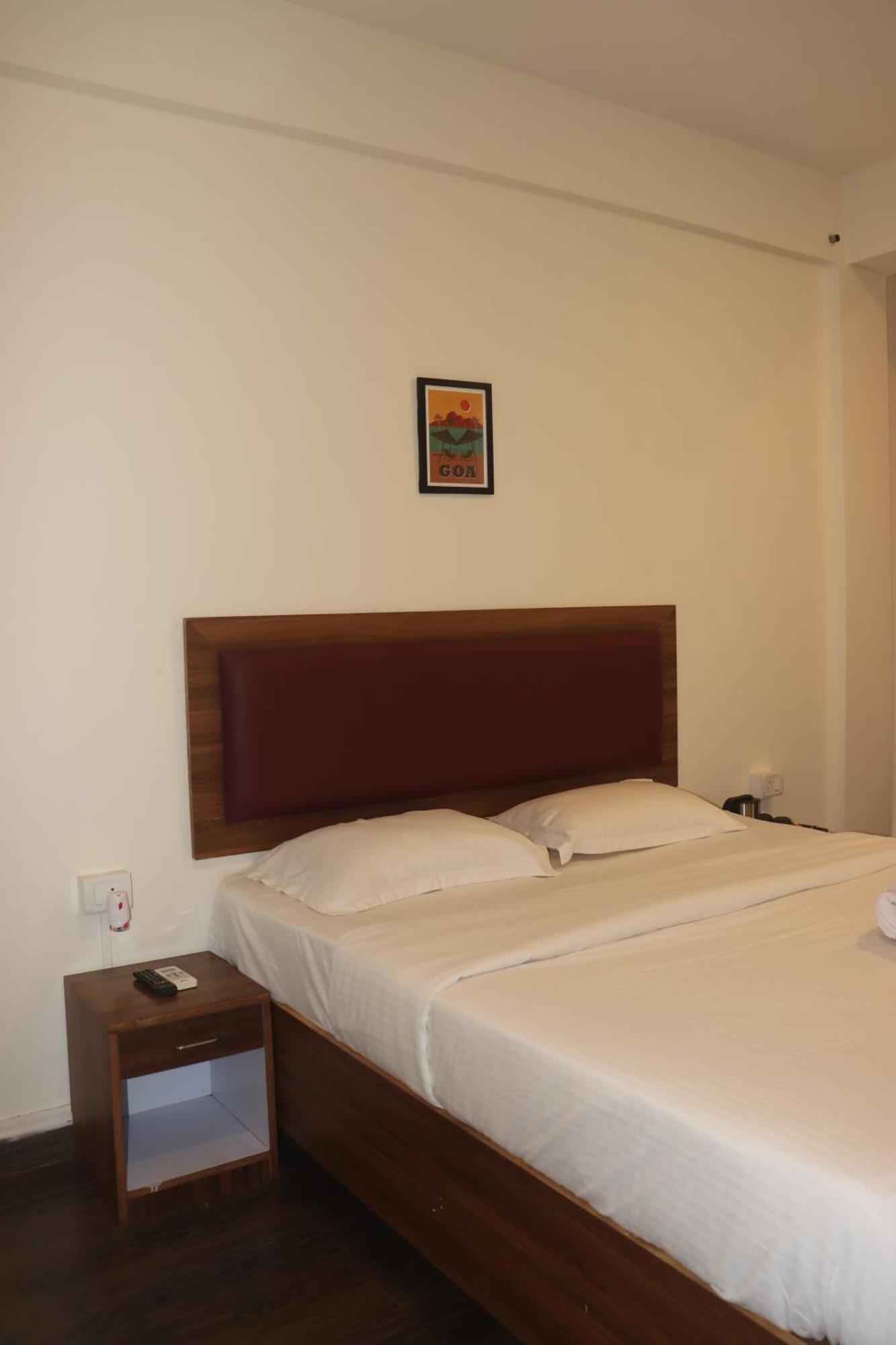 Selesta Sea By The Beach Morjim Exterior foto